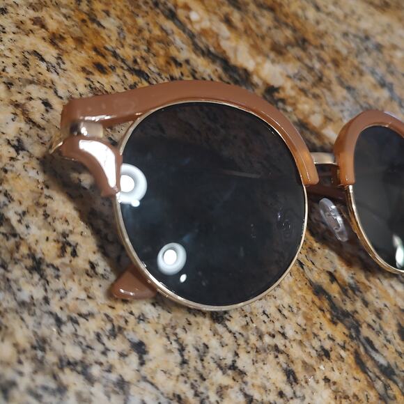 Express Round Sunglasses 100% UV Protection